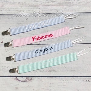 Pacifier holder seersucker, soothie binky clip holder, embroidered baby gift, baby boy girl, monogrammed personalized name, free shipping