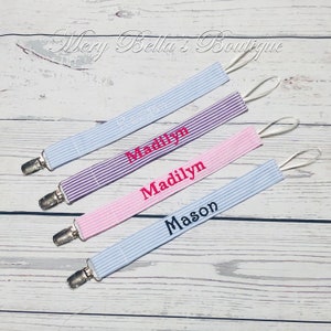 Personalized Pacifier holder, custom soothie binky clip holder, embroidered baby gift, monogrammed name seersucker, free shipping, boy, girl