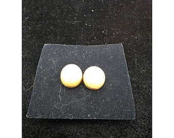 Vintage Monet Cream Enamel Button Earrings Women Size One Size Gold Rim Studs Re