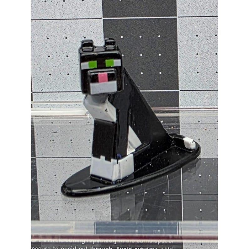 Jada Toys Minecraft Nano Metalfigs Tuxedo Cat Diecast Metal Figure Unisex Mini image 1