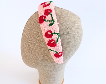 Fascia per capelli Cherry Punch Needle: accessorio per capelli cottagecore fatto a mano
