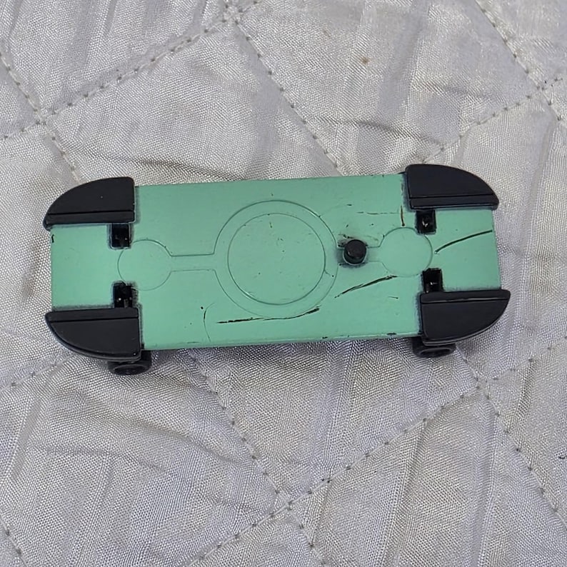 Figura de Ben Tennyson de la serie 1 de la colección Alien de Ben 10 de Bandai con patineta. imagen 8