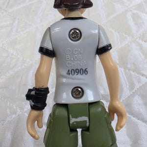 Figura de Ben Tennyson de la serie 1 de la colección Alien de Ben 10 de Bandai con patineta. imagen 6