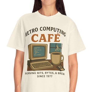 Retro Computing Café Unisex T-shirt, Vintage Tech Shirt, Café Lover&#39;s Apparel, Gift for Gamers, Nostalgic Graphic Tee
