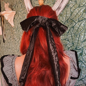 The Bow in Midnight Velvet || Witchy Cottagecore Whimsigoth Hair Bow ||