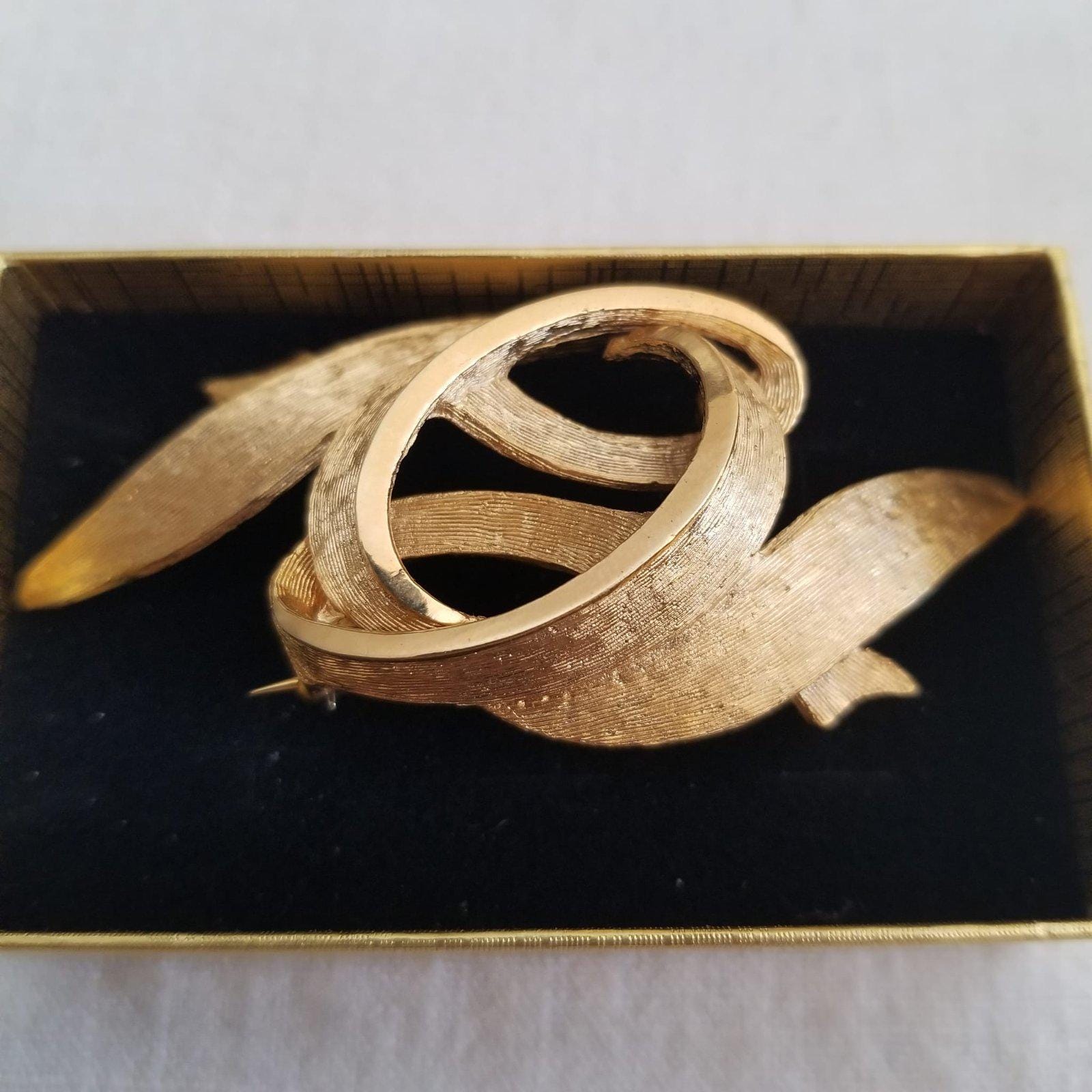 Boucher brooch - Etsy 日本