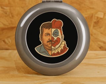 Pogo the Clown – kompaktowe lusterko: kolekcjonerska opowieść o Johnie Wayne’ie Gacym, prawdziwej zbrodni