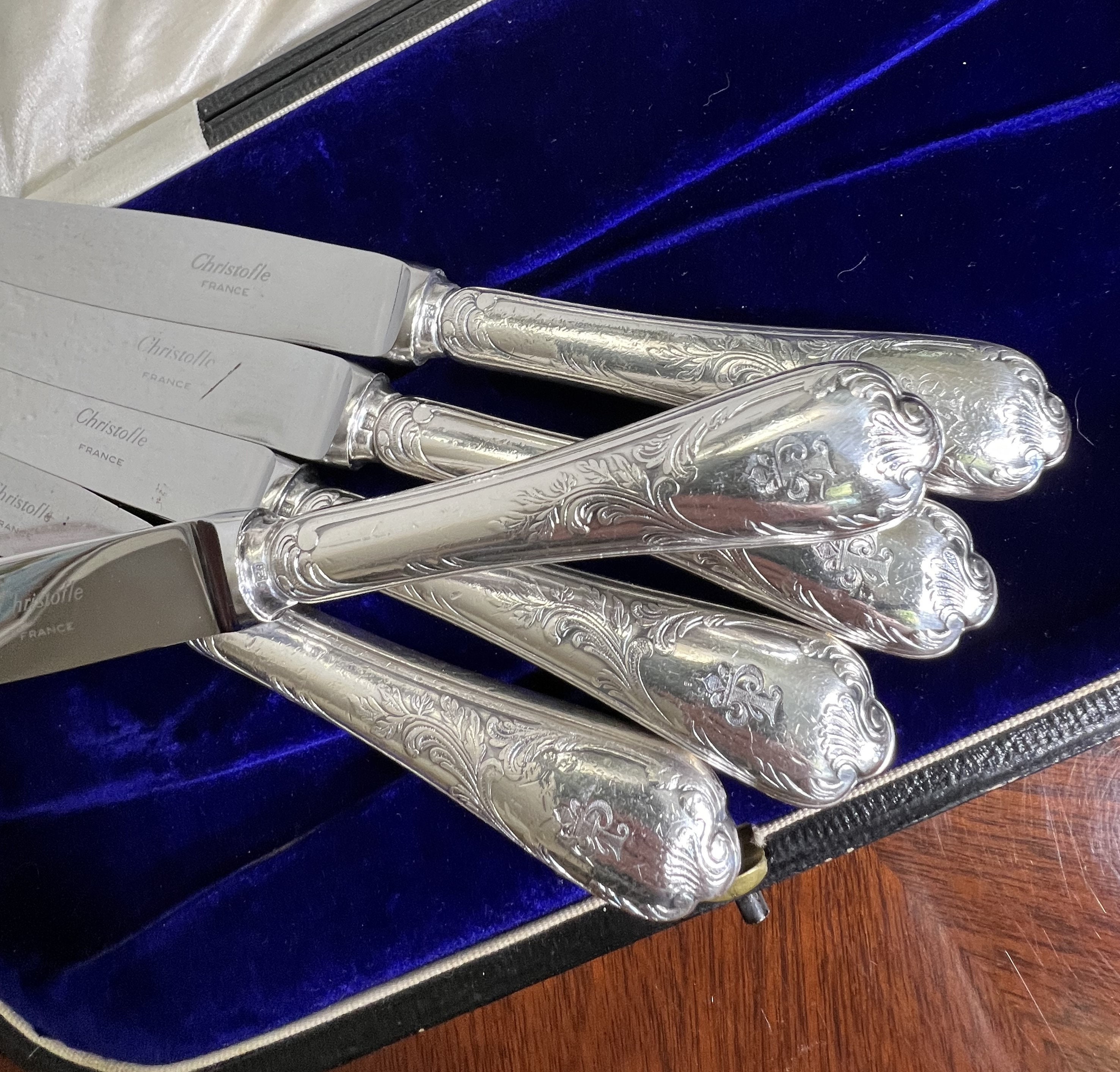 FRENCH HOTEL KNIVES Christofle Silver Plate 5 Knives Paris France