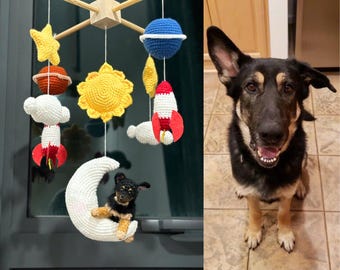 Aangepaste baby mobiel, aangepaste gehaakte hond, wieg mobiel, kinderdagverblijf mobiel, decor puppy kinderkamer, babyshower cadeau, cadeau pasgeborene, kerstcadeaus