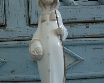 Lovely Lladro Girl Figurine