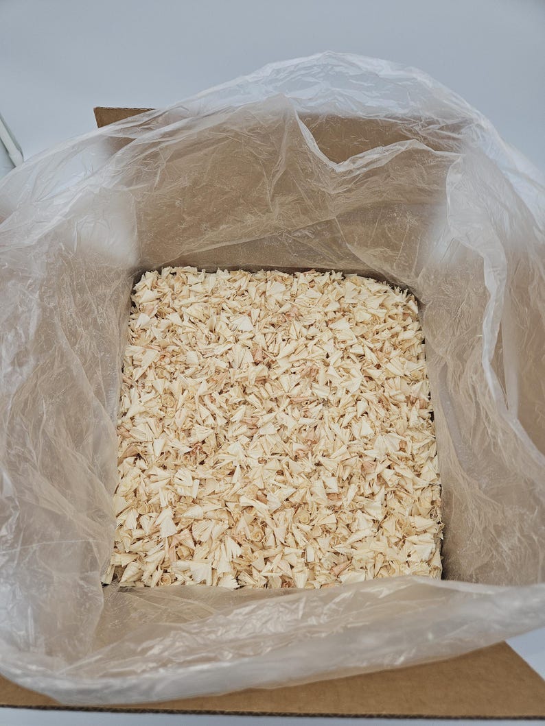 Aserrín limpio, tamizado y sin químicos de arce, nogal, cerezo y pino Pine Shavings-Large