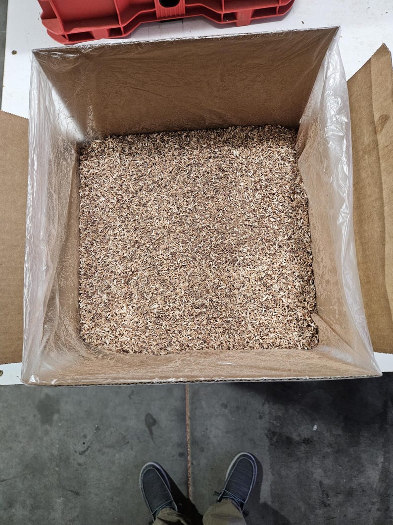 Aserrín limpio, tamizado y sin químicos de arce, nogal, cerezo y pino Mixed 5-6Lbs