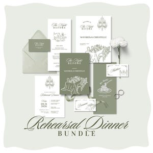 Op de afbeelding: Een verzameling saliegroen trouwpapier, waaronder uitnodigingen, RSVP-kaarten en naambordjes. De ontwerpen bevatten elegante lijntekeningen van kroonluchters, tafels en eten, met de tekst "The Night Before" en "Rehearsal Dinner Bundle".