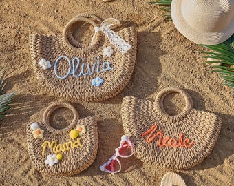 Personalized Straw Bridesmaid Handbag, Bachelorette Party Gift Basket, Bridesmaid Beach Bag Gift, Custom Bridesmaid Handheld Gift Basket
