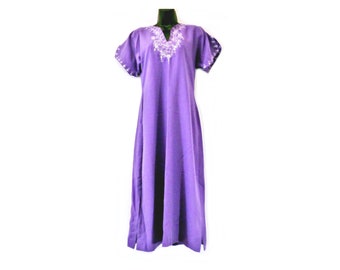 Caftan Dress from Africa Vintage 1970s Size XS Purple Embroidered