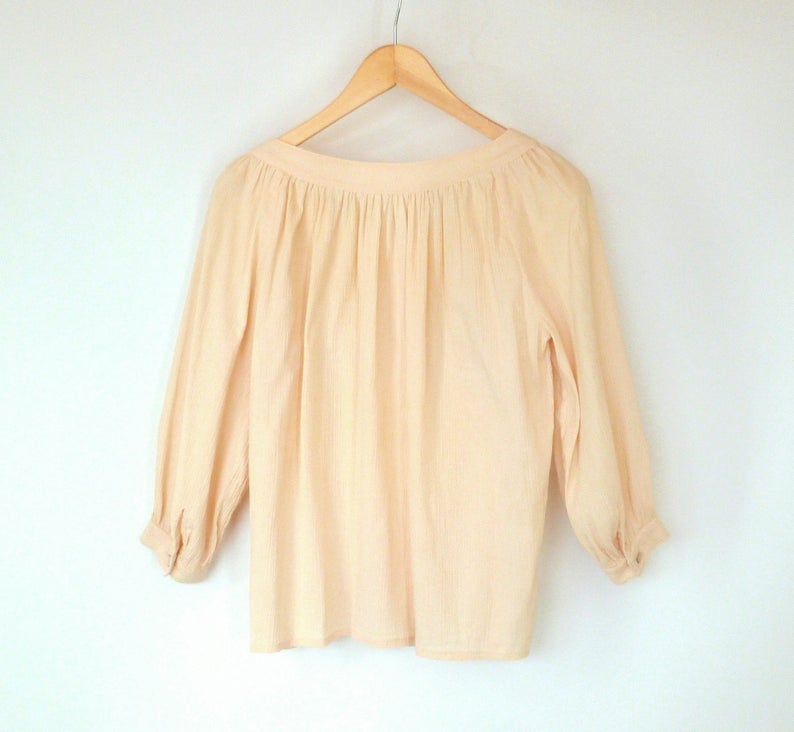 Cream Crinkle Finish Peasant Shirt Boho Chic Vintage 1970s Size M Scoop Neck Blouse