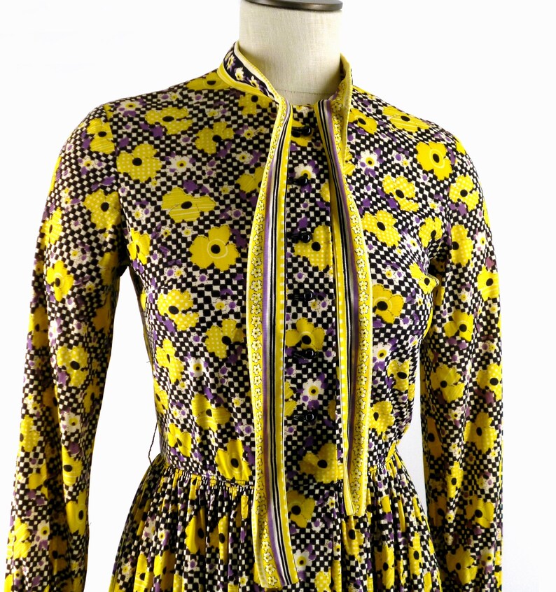 1960s Dress, Vintage Shirtwaist with Pussy Bow, Bright Yellow Flowers Checkerboard, Size Small image 2