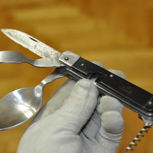 Juego de cuchillo multiherramienta plegable vintage de la URSS para pescadores y cazadores, década de 1970.
