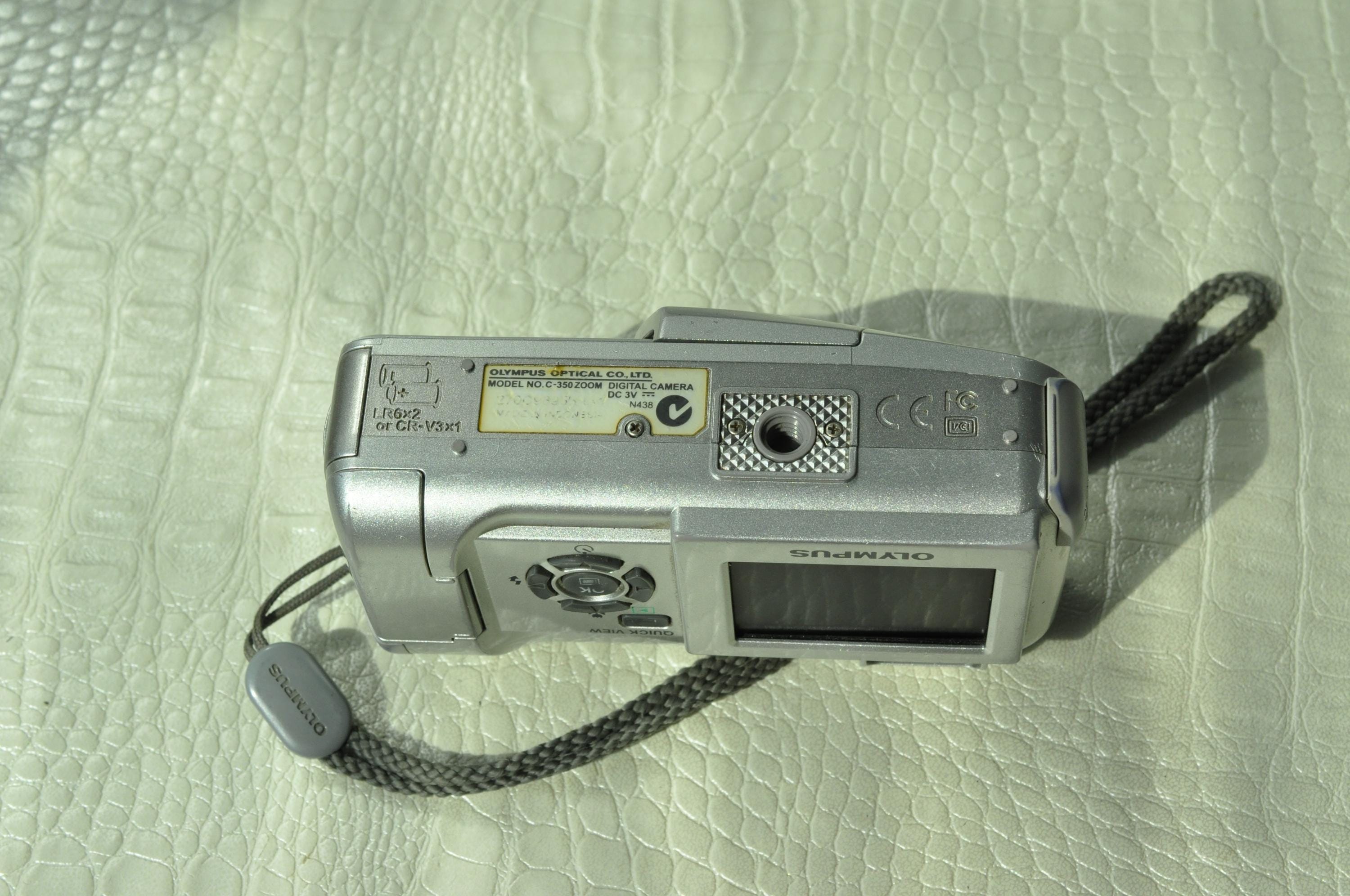 Olympus CAMEDIA C 350 Zoom 3.2MP Digital Camera Silverxd Olympus CAMEDIA C 350 Zoom 3.2MP Digital Camera Silverxd