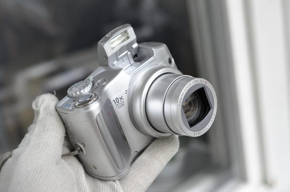 Canon PowerShot SX100 IS シルバー Canon PowerShot SX100 IS 8.0MP Digital Camera Silver