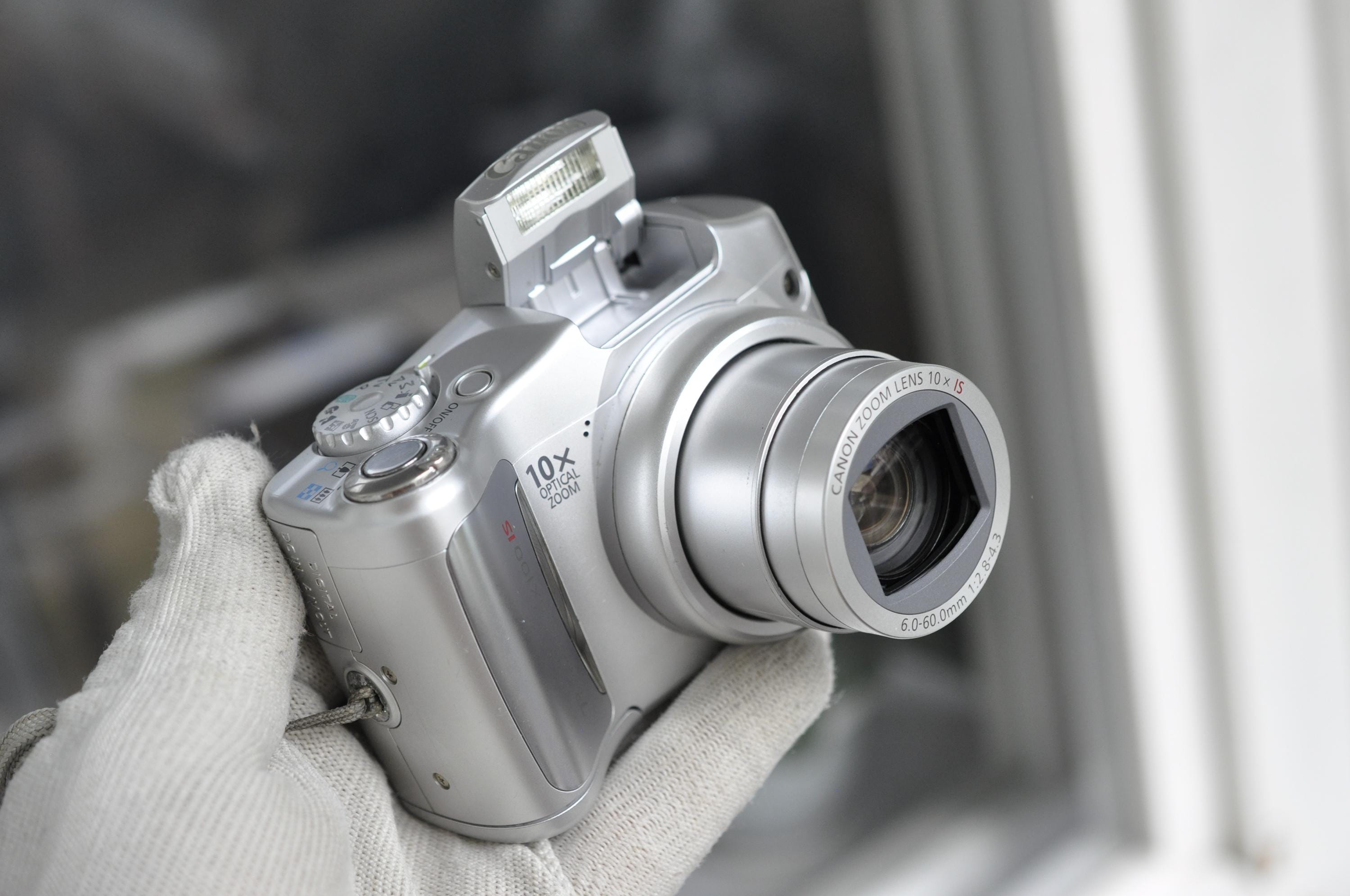 Canon Powershot SX100 IS 8.0MP Digital Camera - SILVER Canon Powershot SX100 IS 8.0MP Digital Camera - SILVER