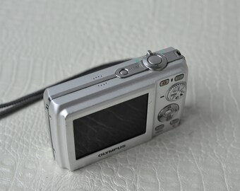 Olympus FE FE-200 6.0MP Digital Camera - Silver - Etsy