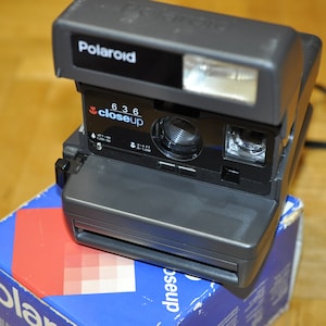 Cámara instantánea retro POLAROID 636 CLOSE UP con caja - Probada y funcionando