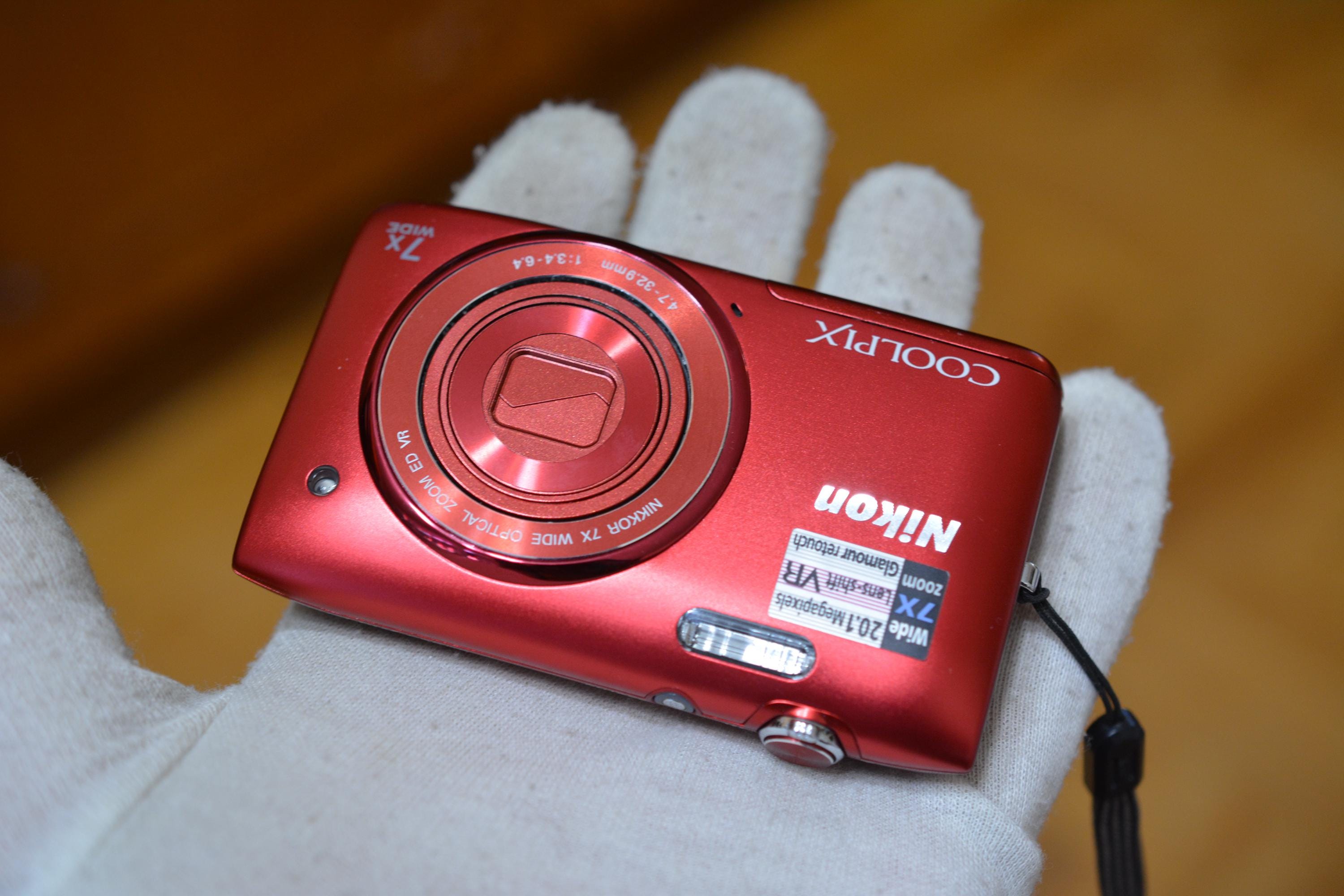 Nikon COOLPIX S3500 Red 20.0MP Compact Digital Camera Japan