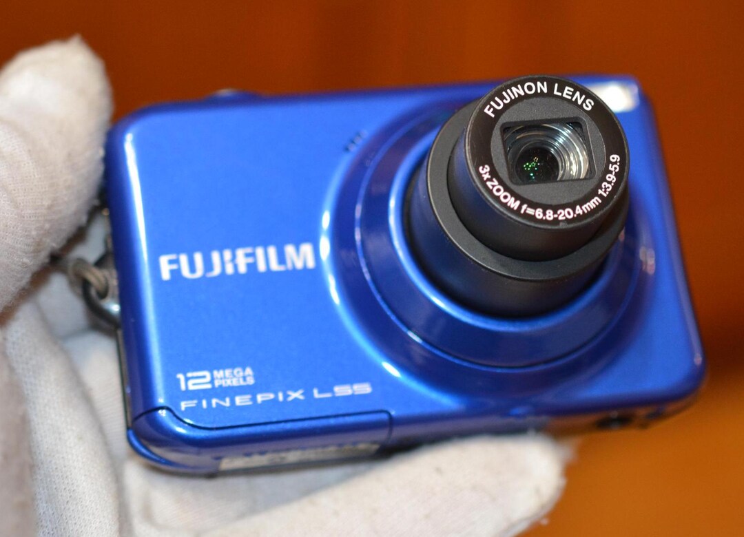 FUJIFILM FINEPIXL55 12メガピクセルコンパクトデジタルカメラ Digicam Fujifilm Finepix L55 12.0MP Digital Camera Blue Tested