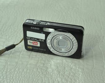 Casio Exilim EX-Z21 Digital Camera - 9.1 Mega Pixels + Memory Card