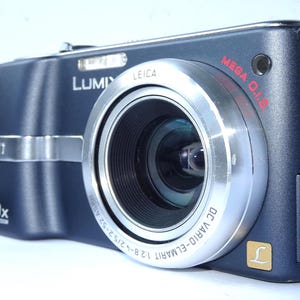 Appareil photo Panasonic Lumix DMC-TZ1 5MP argent + batterie / chargeur / carte SD