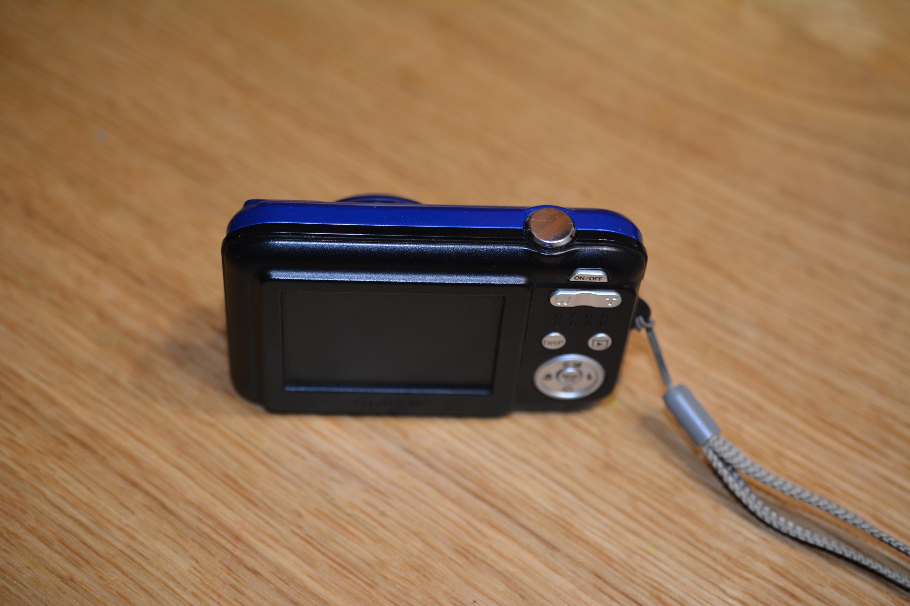 Digicam Fujifilm Finepix L55 12.0MP Digital Camera Blue Tested