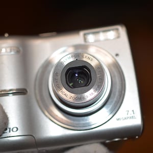 OLYMPUS FE-210 Kamera w / 7,1 Megapixel, 3fach optischer Zoom
