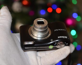 Canon IXY DIGITAL 900IS Compact Digital Camera With Battery