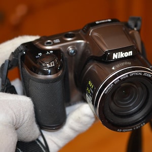 Nikon Coolpix L810 Digital Camera 26x Zoom 16.1 Megapixels