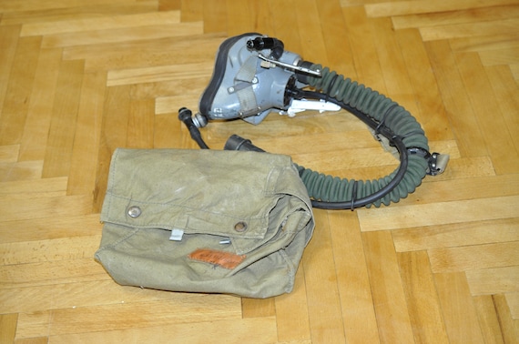 ロシア空軍　KM-34D フライトヘルメット　酸素マスク ロシア空軍 KM-34D フライトヘルメット 酸素マスク