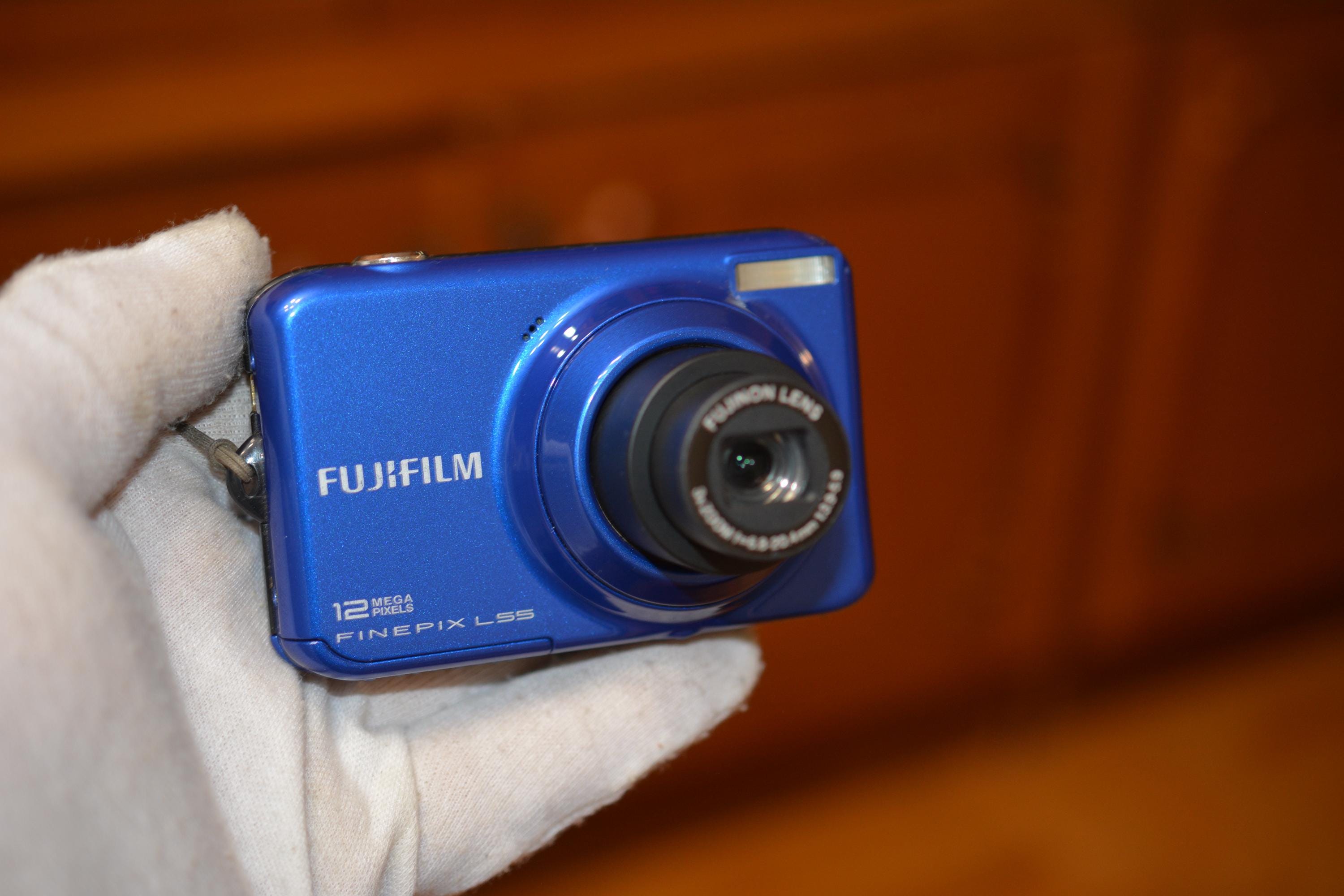 Digicam Fujifilm Finepix L55 12.0MP Digital Camera Blue Tested