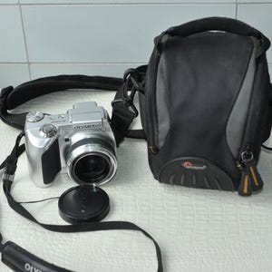 Olympus SP Series SP-510 UZ 7.1MP Digital Camera - Silver