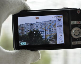 Casio Exilim EX-Z21 Digital Camera - 9.1 Mega Pixels +