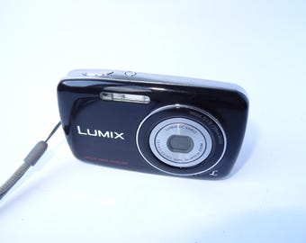 Panasonic LUMIX DMC-S1 12.1MP Digital Camera - Black With Charger