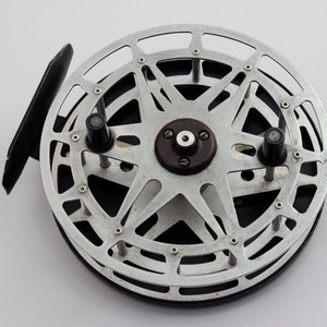 Two bearings Vintage Combo Fishing Reel Nevskaya Leningrag Pike