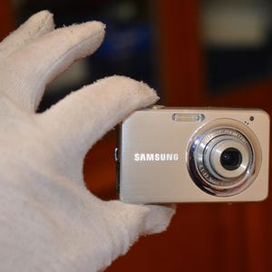 Mini camera Samsung ST30 10.0MP digital compact battery bag
