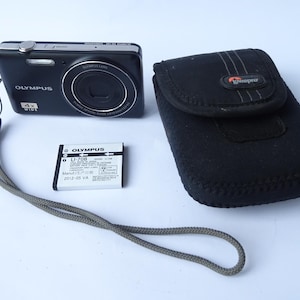 Olympus VG-150 D-735 Black 12.0MP digital camera WORKing