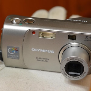 Olympus C-315 Silver 5.1MP digitale Kompaktkamera ARBEITEN + Memory Card
