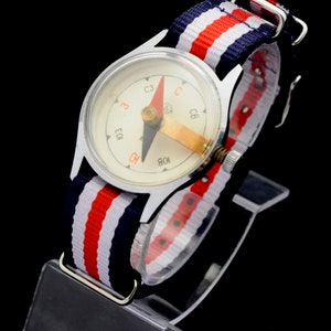 Orologio da polso vintage URSS sovietico russo COMPASS KH-1, realizzato negli anni '60, cassa Vostok