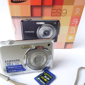 Appareil photo numérique Samsung ES9 12,2 Mpx argent - Carte SD fonctionnelle