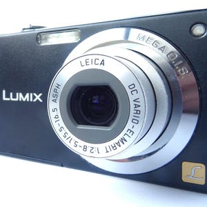 Appareil photo numérique Panasonic Lumix DMC-FS3 8,1 MP noir avec chargeur et carte SD 8 Go