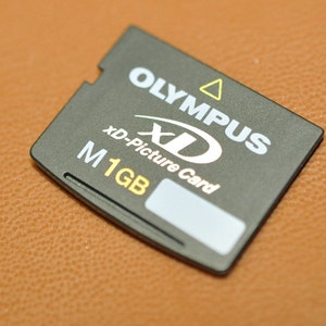 オリンパス xDピクチャーカード 1GB カメラ用写真メモリーカード 富士フイルム Kokak Samsung US