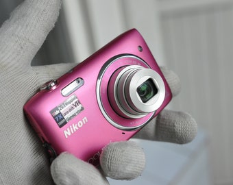 Nikon Coolpix S3500 20.1MP x7 Digital Camera-PINK