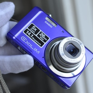 CASIO EXILIM eX-Z88 14.1MP Compact Digital Camera-Blue 5X ZOOM
